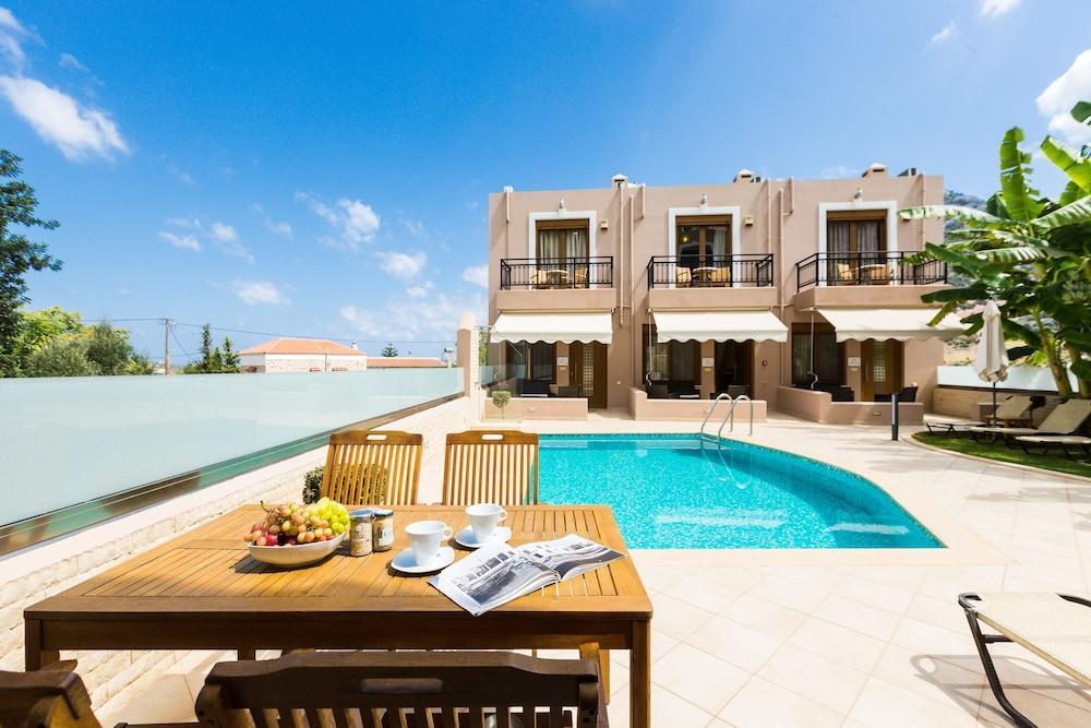 Pantheon Villas & Suites 维勒克哈德哈 外观 照片