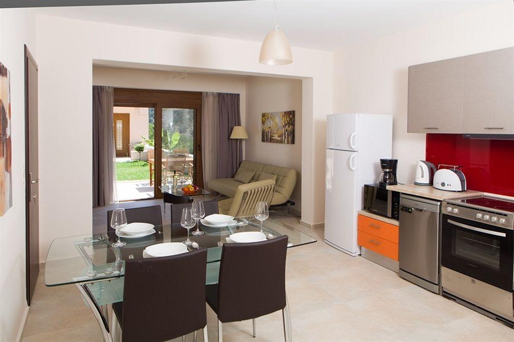 Pantheon Villas & Suites 维勒克哈德哈 外观 照片
