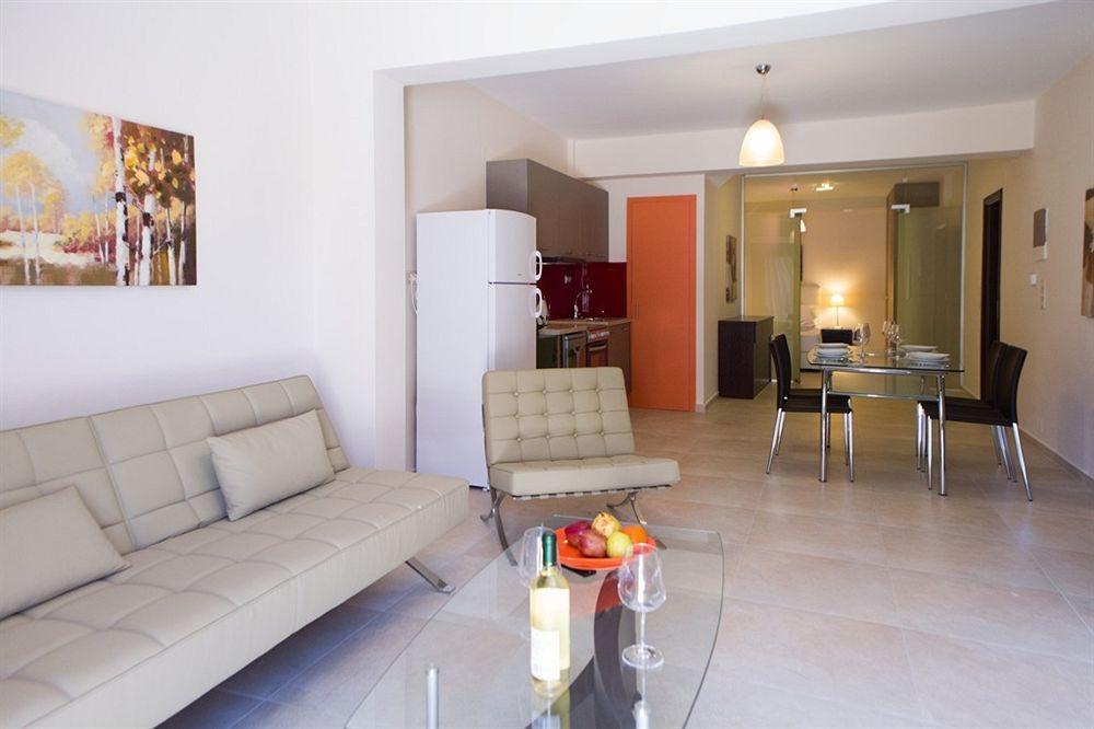 Pantheon Villas & Suites 维勒克哈德哈 外观 照片
