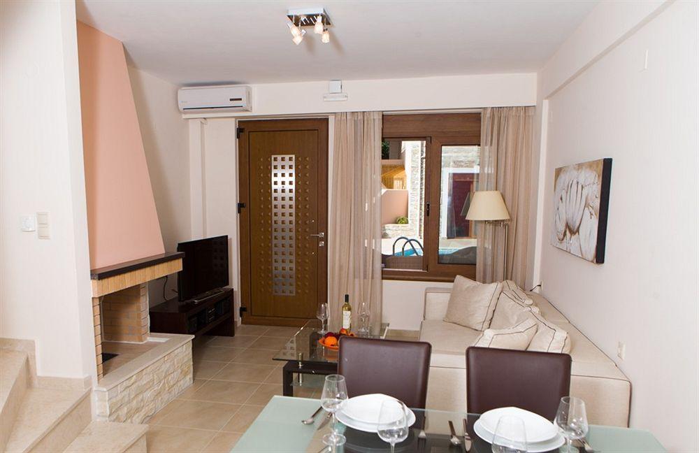 Pantheon Villas & Suites 维勒克哈德哈 外观 照片