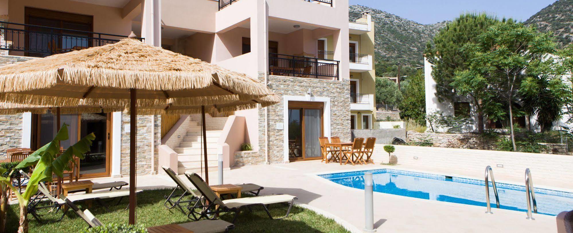 Pantheon Villas & Suites 维勒克哈德哈 外观 照片