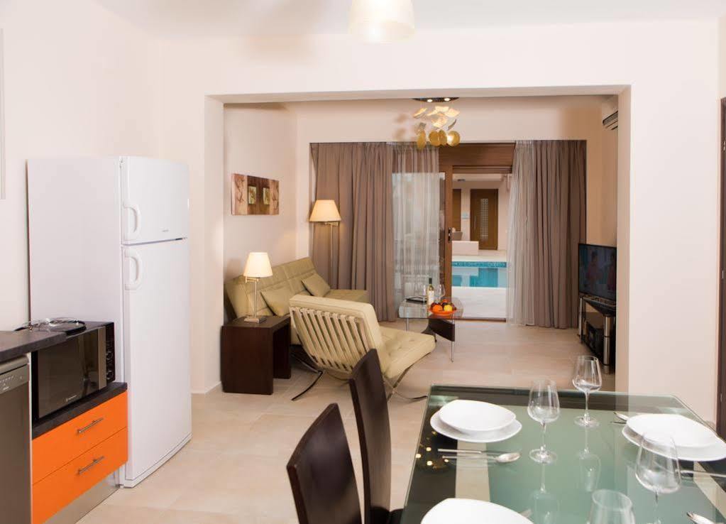 Pantheon Villas & Suites 维勒克哈德哈 外观 照片