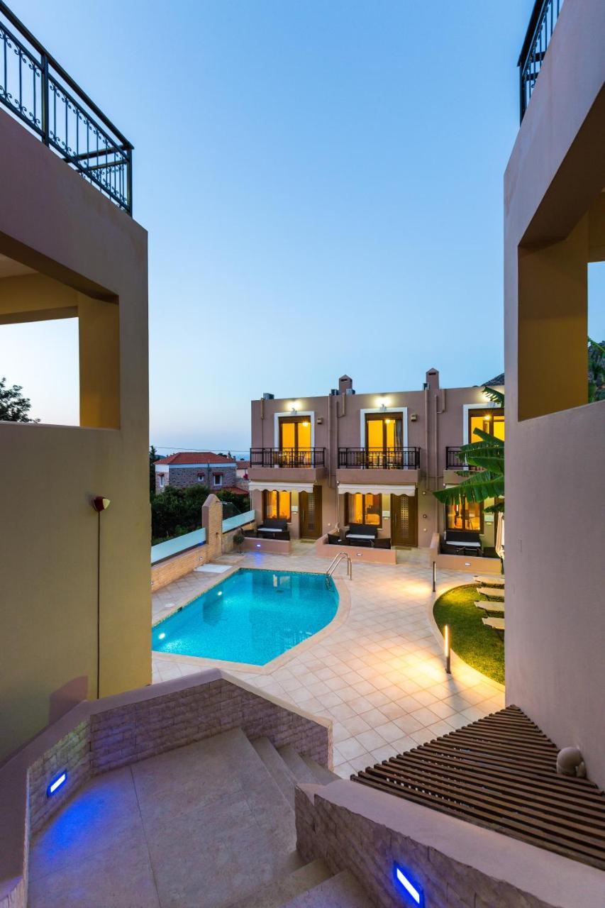 Pantheon Villas & Suites 维勒克哈德哈 外观 照片