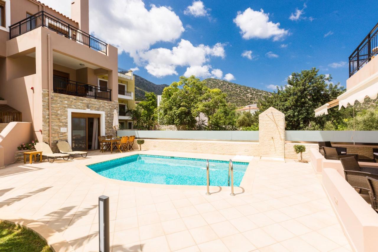 Pantheon Villas & Suites 维勒克哈德哈 外观 照片