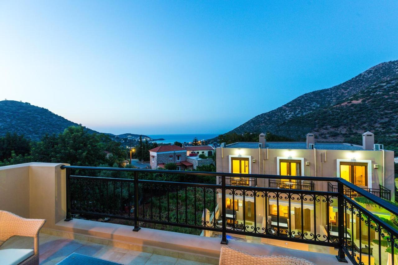 Pantheon Villas & Suites 维勒克哈德哈 外观 照片