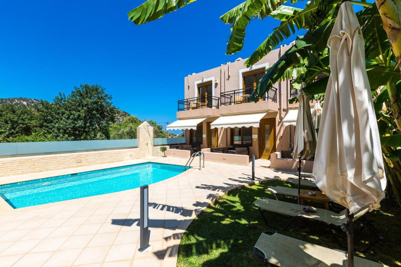 Pantheon Villas & Suites 维勒克哈德哈 外观 照片